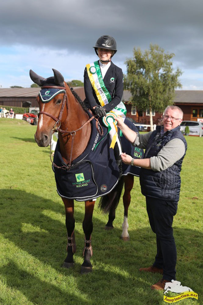 Leah Stack been congratulated by HSI's Denis Duggan after winning 5/6 yo IBC 2022